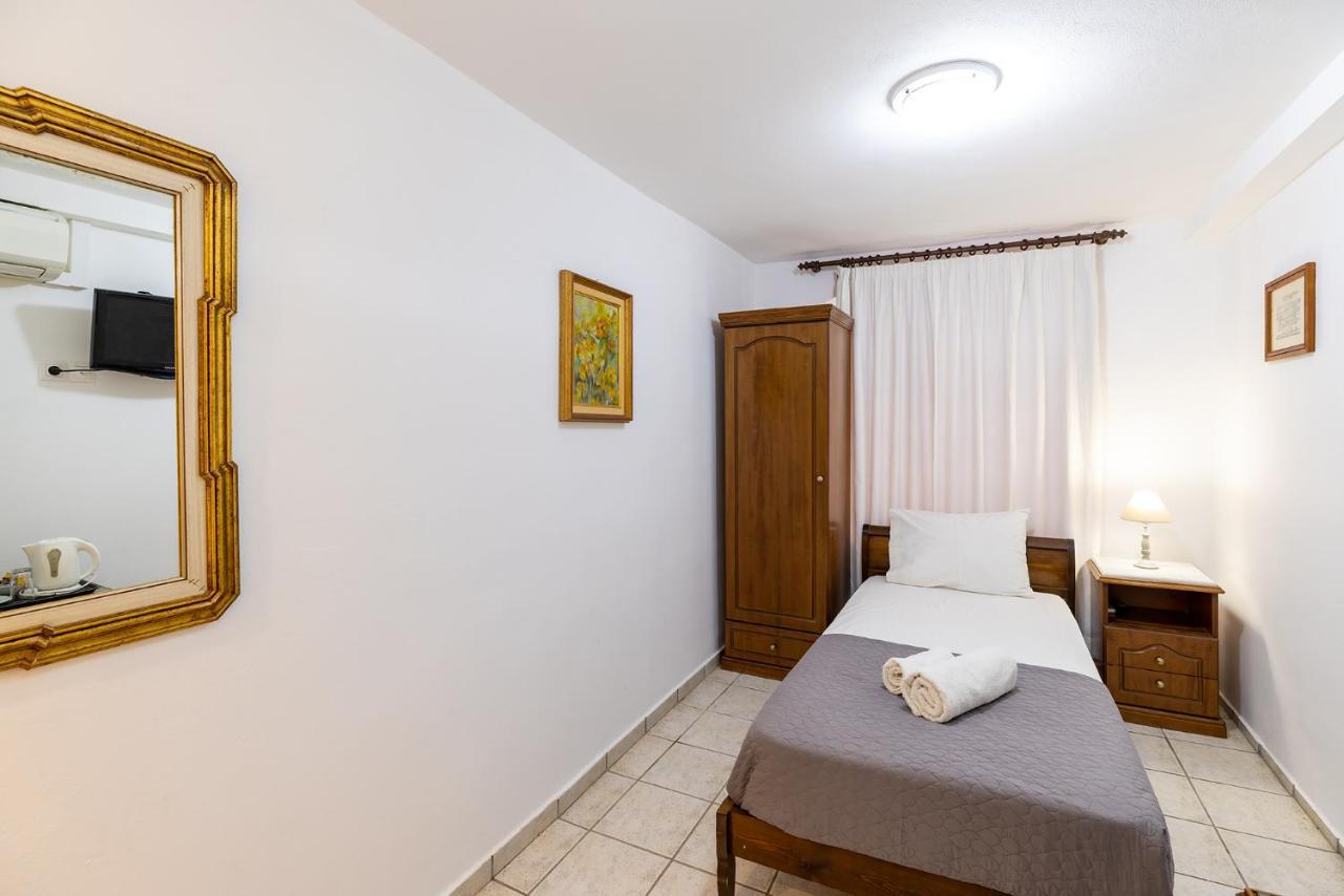 Achilleas Pension Hydra  Luaran gambar