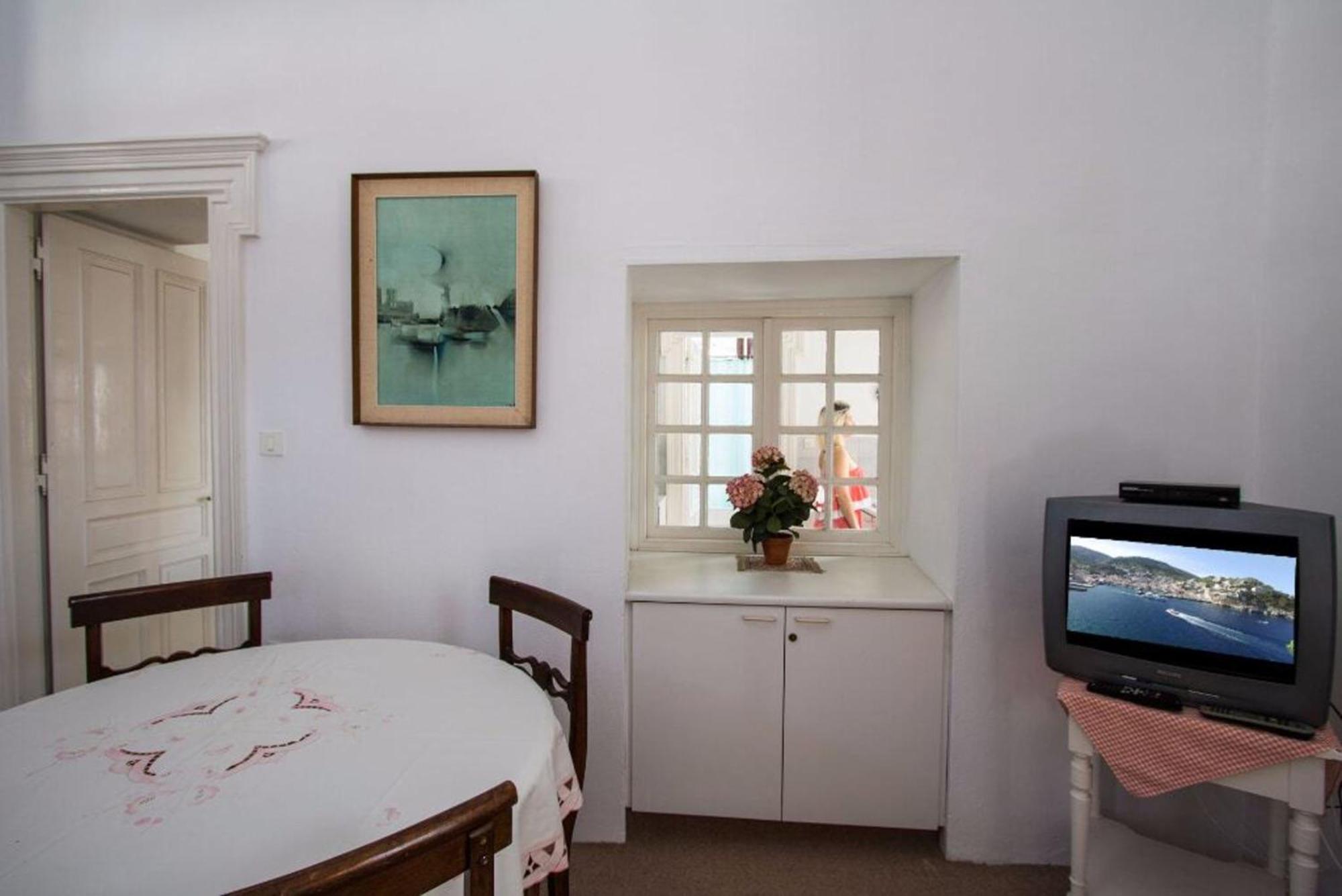 Achilleas Pension Hydra  Luaran gambar