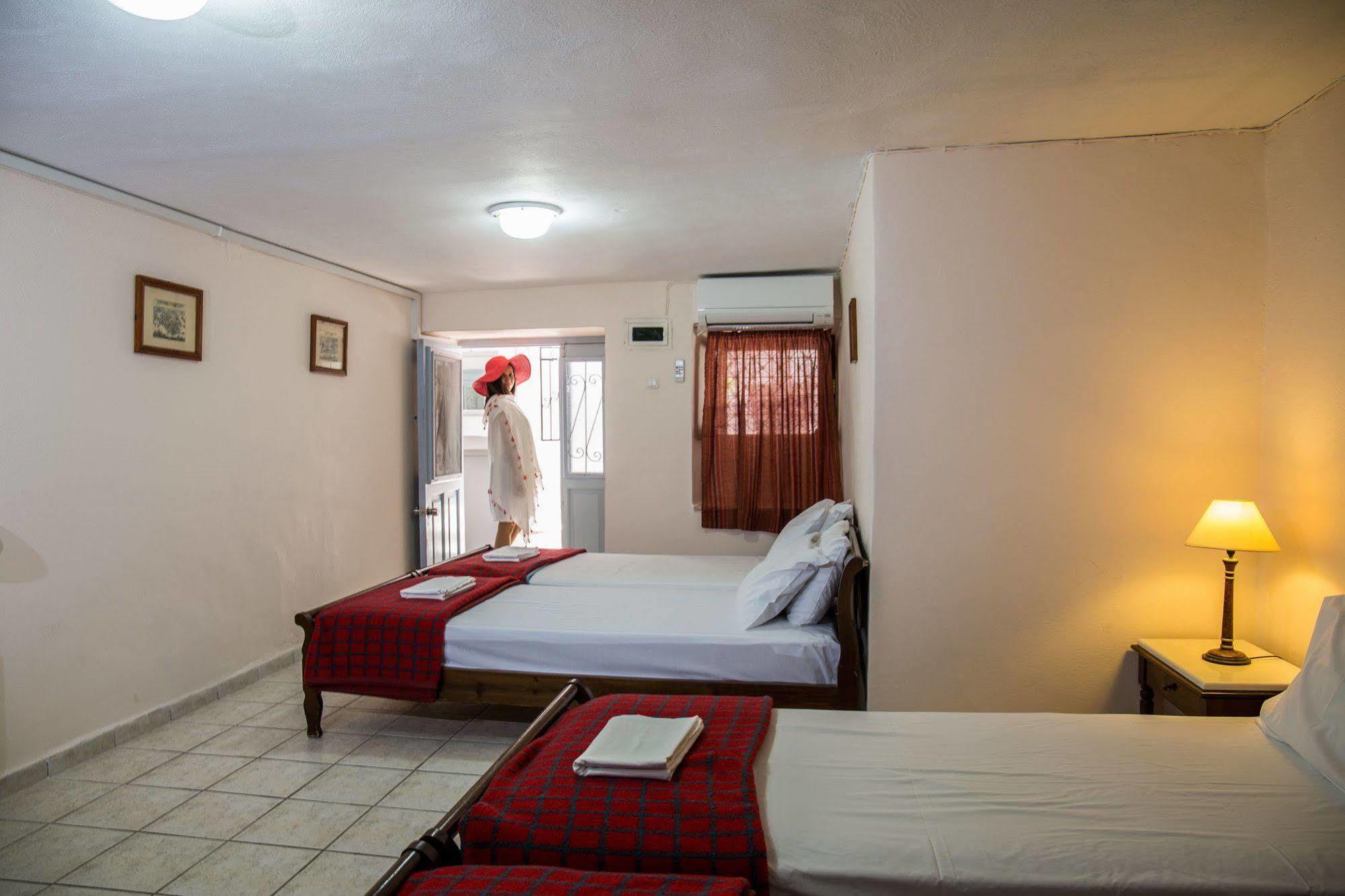 Achilleas Pension Hydra  Luaran gambar